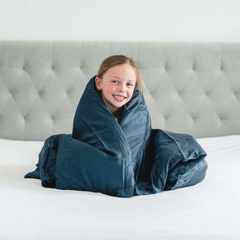 Hugged® Bambus sengetøy barn 100x140 cm - Navyblå